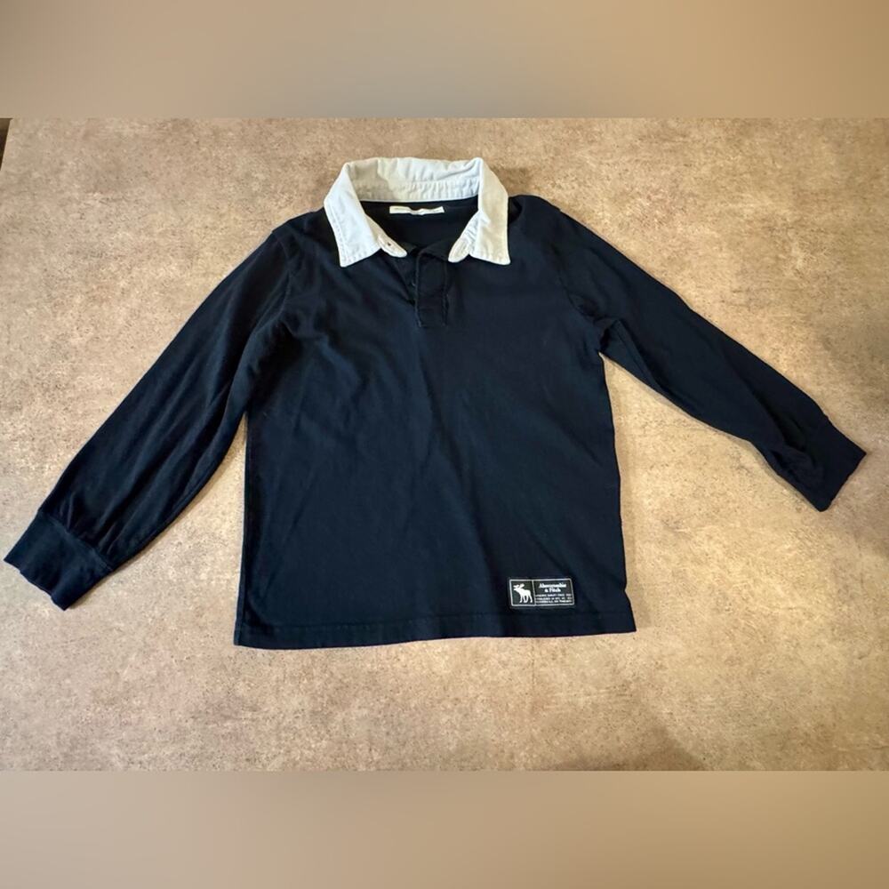 Abercrombie Kids Black Long Sleeve Cotton Tee with White Collar, Size 5/6 Preppy - Picture 2 of 6